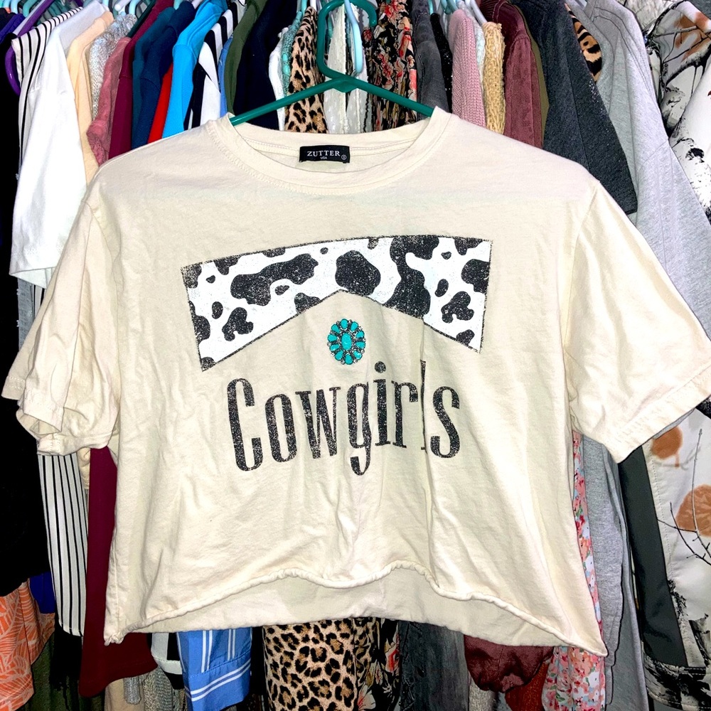 Cowgirls cropped tee.